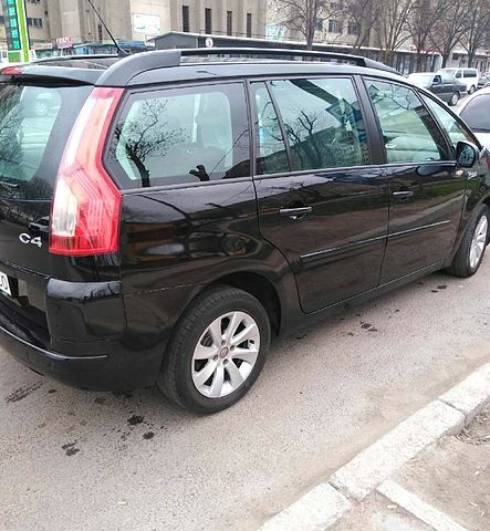 Ситроен Ц4 Гранд Пикассо 2010 в Тернополе на Automoto.ua Черный Ситроен Ц4 Гранд Пикассо, объемом двигателя 2 л и пробегом 203 тыс. км за 6900 $, фото 4 на Automoto.ua