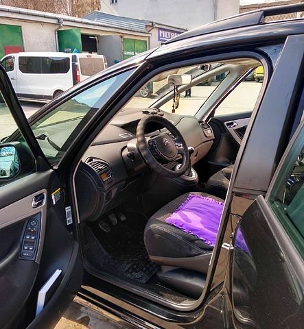 Ситроен Ц4 Гранд Пикассо 2010 в Тернополе на Automoto.ua Черный Ситроен Ц4 Гранд Пикассо, объемом двигателя 2 л и пробегом 203 тыс. км за 6900 $, фото 3 на Automoto.ua