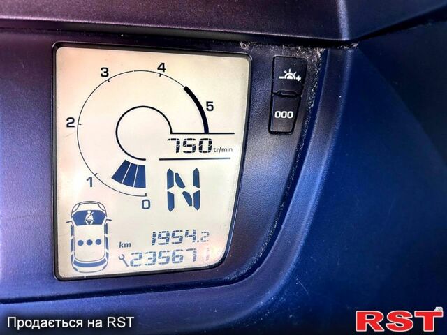 Черный Ситроен Ц4 Гранд Пикассо, объемом двигателя 1.6 л и пробегом 235 тыс. км за 6800 $, фото 1 на Automoto.ua