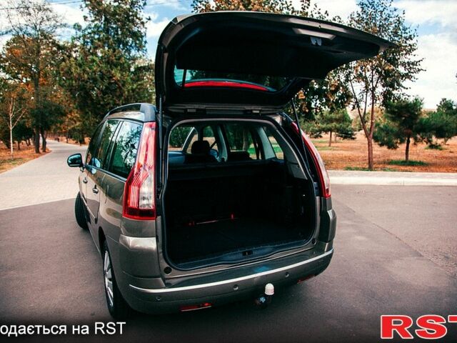 Коричневий Сітроен Ц4 Гранд Пікассо, об'ємом двигуна 2 л та пробігом 230 тис. км за 6200 $, фото 8 на Automoto.ua