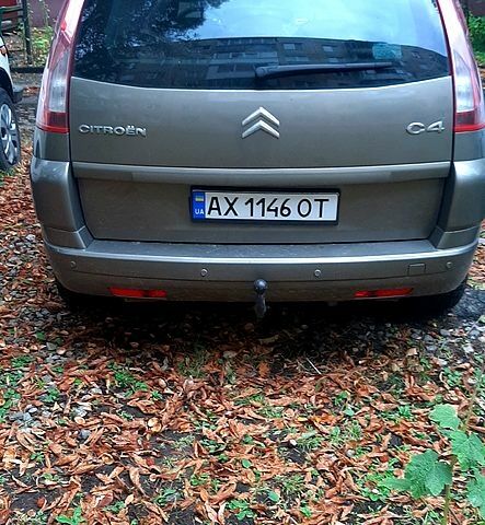 Коричневий Сітроен Ц4 Гранд Пікассо, об'ємом двигуна 2 л та пробігом 285 тис. км за 6200 $, фото 1 на Automoto.ua