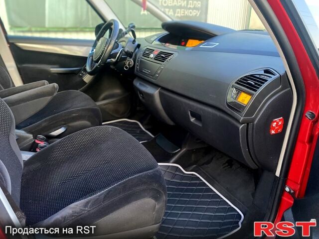 Красный Ситроен Ц4 Гранд Пикассо, объемом двигателя 1.6 л и пробегом 230 тыс. км за 6950 $, фото 10 на Automoto.ua