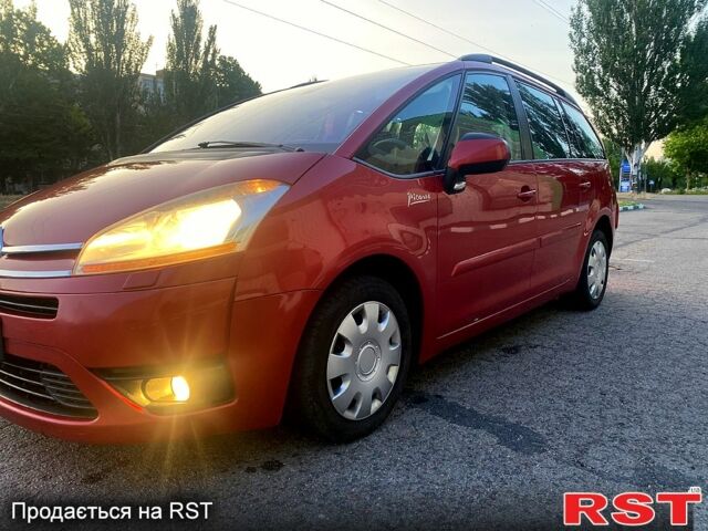 Красный Ситроен Ц4 Гранд Пикассо, объемом двигателя 1.6 л и пробегом 230 тыс. км за 6950 $, фото 7 на Automoto.ua