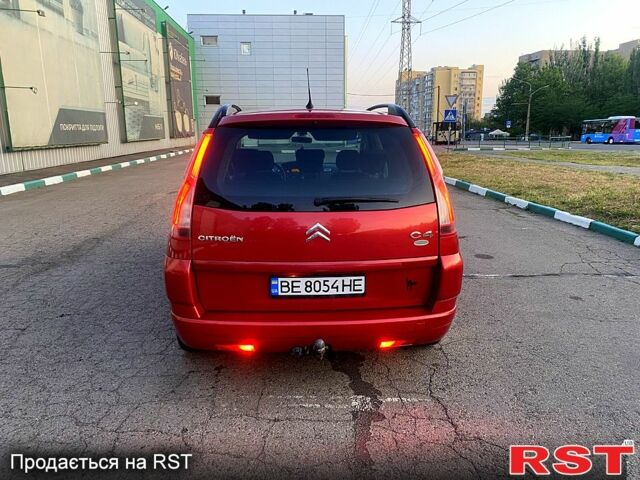 Красный Ситроен Ц4 Гранд Пикассо, объемом двигателя 1.6 л и пробегом 230 тыс. км за 6950 $, фото 3 на Automoto.ua