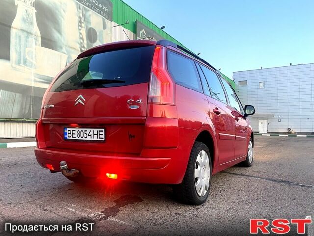 Красный Ситроен Ц4 Гранд Пикассо, объемом двигателя 1.6 л и пробегом 230 тыс. км за 6950 $, фото 5 на Automoto.ua