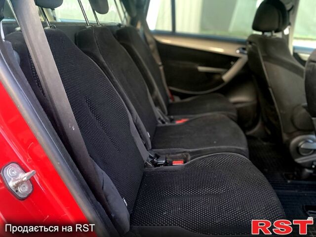 Красный Ситроен Ц4 Гранд Пикассо, объемом двигателя 1.6 л и пробегом 230 тыс. км за 6950 $, фото 12 на Automoto.ua