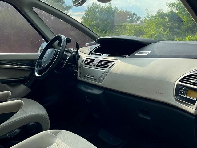 Ситроен Ц4 Гранд Пикассо, объемом двигателя 2 л и пробегом 194 тыс. км за 6450 $, фото 7 на Automoto.ua