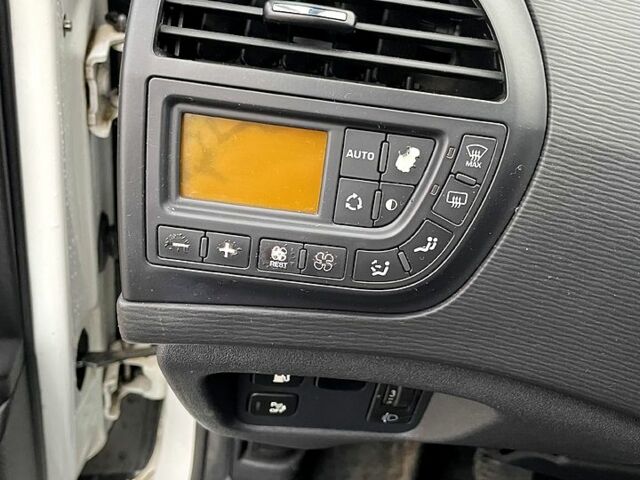 Ситроен Ц4 Гранд Пикассо, объемом двигателя 16 л и пробегом 191 тыс. км за 5500 $, фото 7 на Automoto.ua