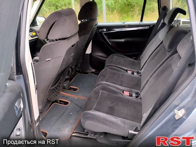 Серый Ситроен Ц4 Гранд Пикассо, объемом двигателя 2 л и пробегом 300 тыс. км за 4950 $, фото 8 на Automoto.ua