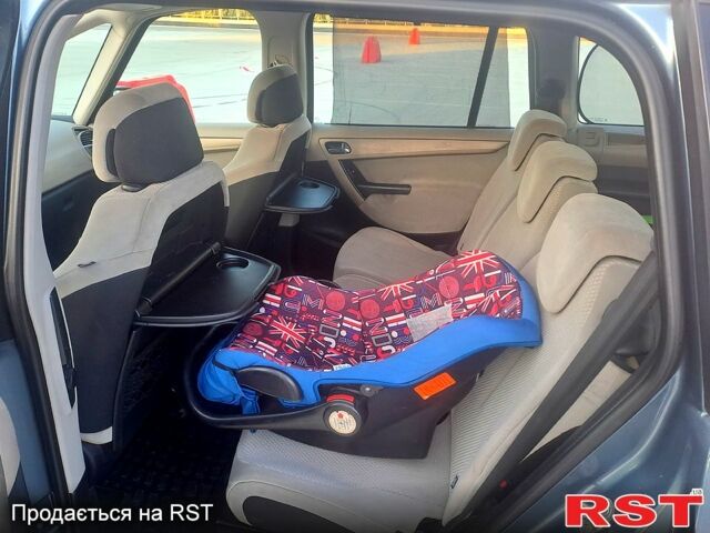 Серый Ситроен Ц4 Гранд Пикассо, объемом двигателя 1.6 л и пробегом 328 тыс. км за 5500 $, фото 4 на Automoto.ua