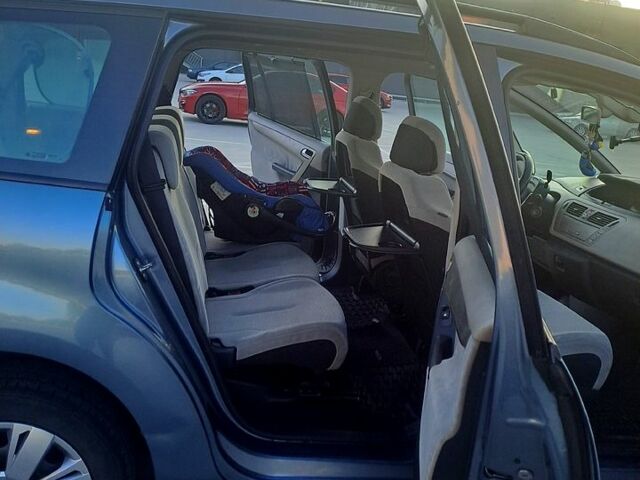 Серый Ситроен Ц4 Гранд Пикассо, объемом двигателя 1.6 л и пробегом 328 тыс. км за 5500 $, фото 9 на Automoto.ua