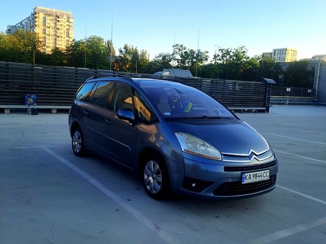 Серый Ситроен Ц4 Гранд Пикассо, объемом двигателя 1.6 л и пробегом 328 тыс. км за 5500 $, фото 2 на Automoto.ua