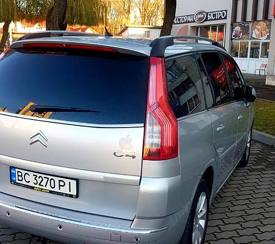 Серый Ситроен Ц4 Гранд Пикассо, объемом двигателя 1.6 л и пробегом 195 тыс. км за 6000 $, фото 1 на Automoto.ua