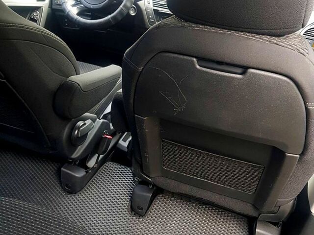 Серый Ситроен Ц4 Гранд Пикассо, объемом двигателя 1.6 л и пробегом 195 тыс. км за 6000 $, фото 9 на Automoto.ua