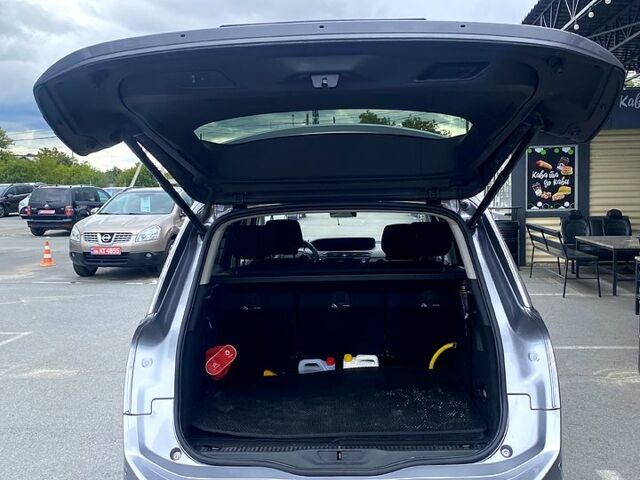 Серый Ситроен Ц4 Гранд Пикассо, объемом двигателя 1.6 л и пробегом 246 тыс. км за 12000 $, фото 3 на Automoto.ua