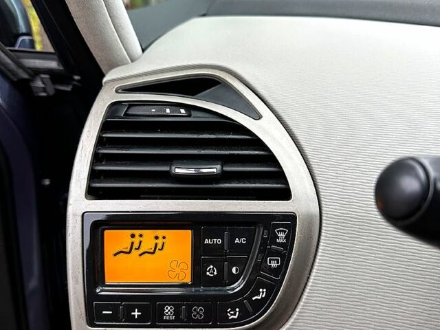 Синий Ситроен Ц4 Гранд Пикассо, объемом двигателя 2 л и пробегом 240 тыс. км за 5600 $, фото 7 на Automoto.ua