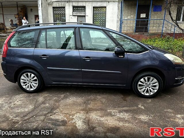 Синий Ситроен Ц4 Гранд Пикассо, объемом двигателя 2 л и пробегом 240 тыс. км за 5600 $, фото 2 на Automoto.ua