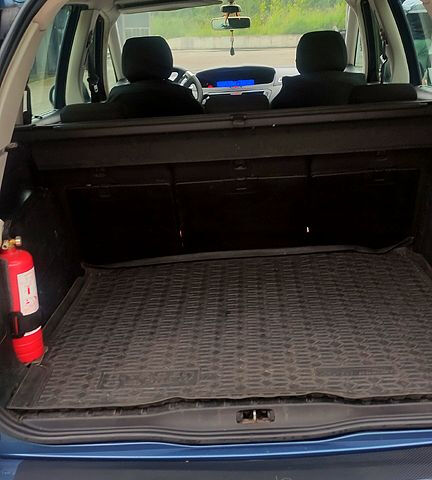 Синий Ситроен Ц4 Гранд Пикассо, объемом двигателя 1.6 л и пробегом 256 тыс. км за 6500 $, фото 6 на Automoto.ua