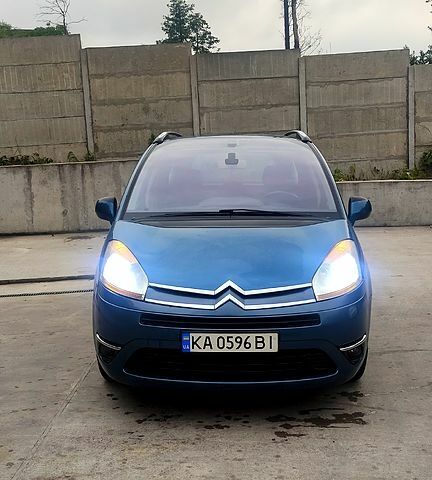 Синий Ситроен Ц4 Гранд Пикассо, объемом двигателя 1.6 л и пробегом 260 тыс. км за 6000 $, фото 2 на Automoto.ua