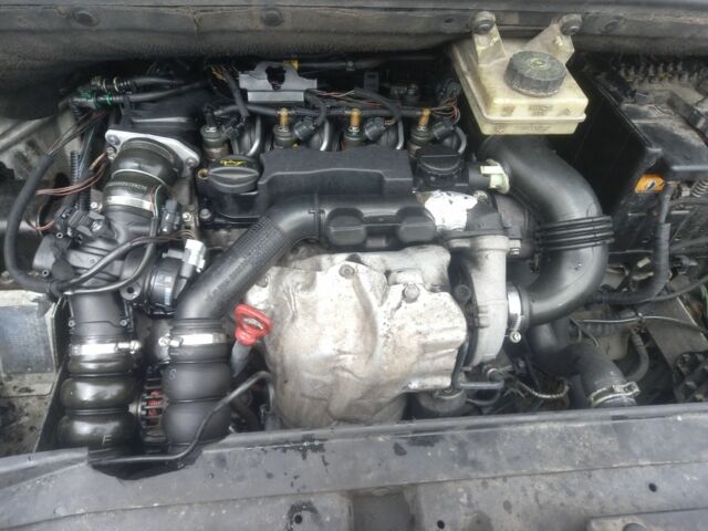 Ситроен С4 Пикассо 2008 в Чопе на Automoto.ua Белый Ситроен С4 Пикассо, объемом двигателя 2 л и пробегом 260 тыс. км за 6500 $, фото 10 на Automoto.ua