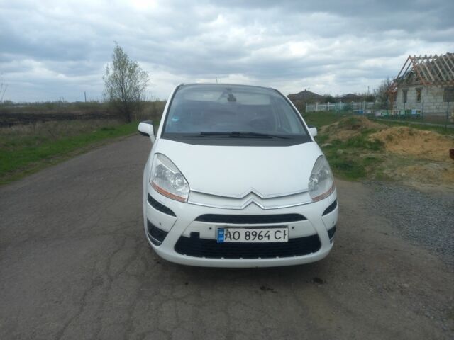 Ситроен С4 Пикассо 2008 в Чопе на Automoto.ua Белый Ситроен С4 Пикассо, объемом двигателя 2 л и пробегом 260 тыс. км за 6500 $, фото 3 на Automoto.ua