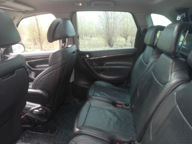 Ситроен С4 Пикассо 2008 в Чопе на Automoto.ua Белый Ситроен С4 Пикассо, объемом двигателя 2 л и пробегом 260 тыс. км за 6500 $, фото 6 на Automoto.ua