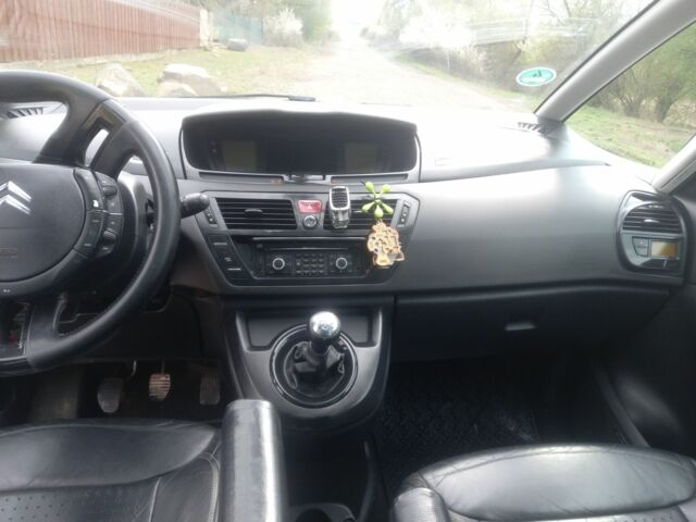 Ситроен С4 Пикассо 2008 в Чопе на Automoto.ua Белый Ситроен С4 Пикассо, объемом двигателя 2 л и пробегом 260 тыс. км за 6500 $, фото 5 на Automoto.ua