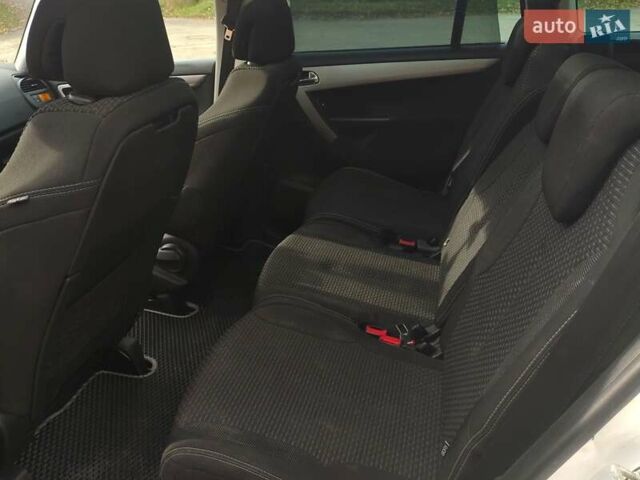 Білий Сітроен С4 Пікассо, об'ємом двигуна 1.6 л та пробігом 240 тис. км за 5550 $, фото 16 на Automoto.ua