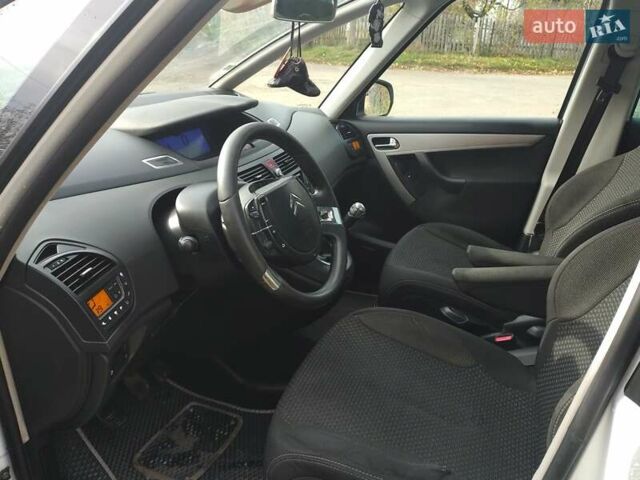 Білий Сітроен С4 Пікассо, об'ємом двигуна 1.6 л та пробігом 240 тис. км за 5550 $, фото 14 на Automoto.ua