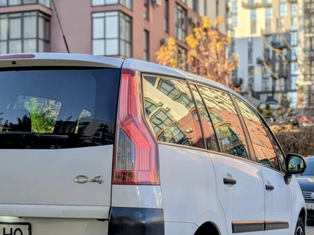 Білий Сітроен С4 Пікассо, об'ємом двигуна 1.6 л та пробігом 216 тис. км за 5700 $, фото 10 на Automoto.ua