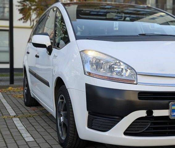 Білий Сітроен С4 Пікассо, об'ємом двигуна 1.6 л та пробігом 216 тис. км за 5700 $, фото 5 на Automoto.ua