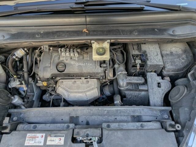 Білий Сітроен С4 Пікассо, об'ємом двигуна 1.6 л та пробігом 216 тис. км за 5700 $, фото 23 на Automoto.ua