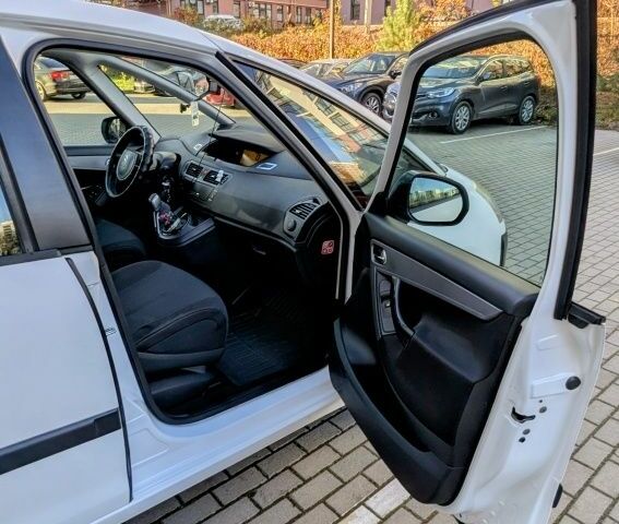 Білий Сітроен С4 Пікассо, об'ємом двигуна 1.6 л та пробігом 216 тис. км за 5700 $, фото 19 на Automoto.ua