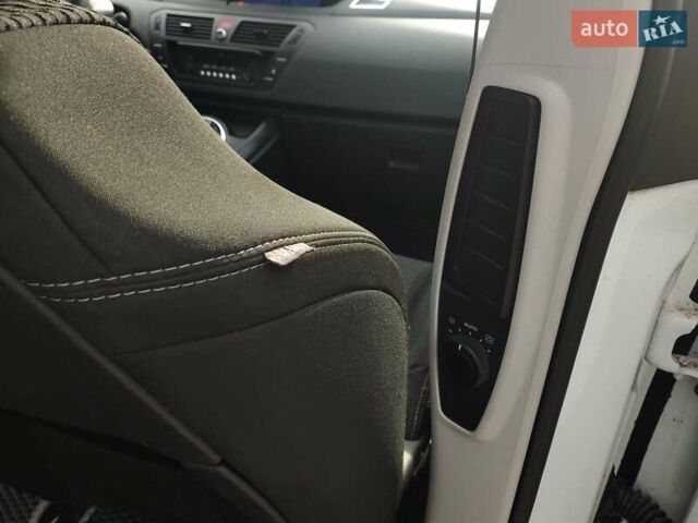 Білий Сітроен С4 Пікассо, об'ємом двигуна 1.6 л та пробігом 240 тис. км за 5550 $, фото 27 на Automoto.ua