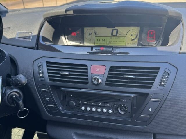 Белый Ситроен С4 Пикассо, объемом двигателя 2 л и пробегом 268 тыс. км за 8300 $, фото 9 на Automoto.ua