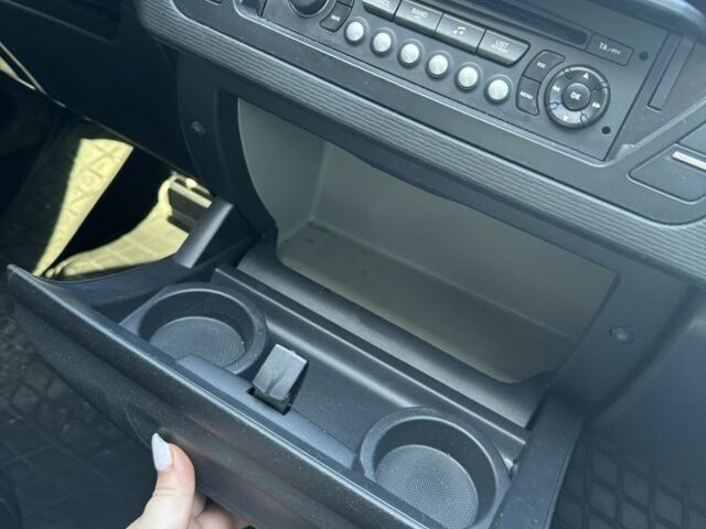 Белый Ситроен С4 Пикассо, объемом двигателя 2 л и пробегом 268 тыс. км за 8300 $, фото 7 на Automoto.ua