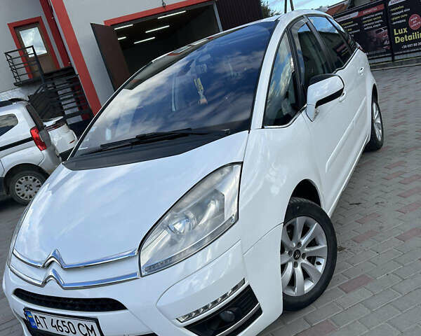 Ситроен С4 Пикассо 2012 в Городенке на Automoto.ua Белый Ситроен С4 Пикассо, объемом двигателя 1.56 л и пробегом 260 тыс. км за 6500 $, фото 11 на Automoto.ua