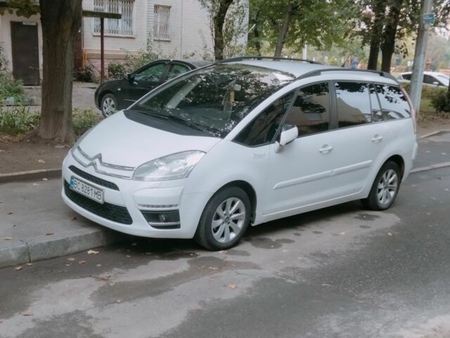 Білий Сітроен С4 Пікассо, об'ємом двигуна 0 л та пробігом 260 тис. км за 6800 $, фото 1 на Automoto.ua