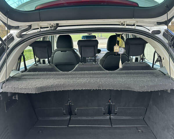 Ситроен С4 Пикассо 2012 в Городенке на Automoto.ua Белый Ситроен С4 Пикассо, объемом двигателя 1.56 л и пробегом 260 тыс. км за 6500 $, фото 5 на Automoto.ua