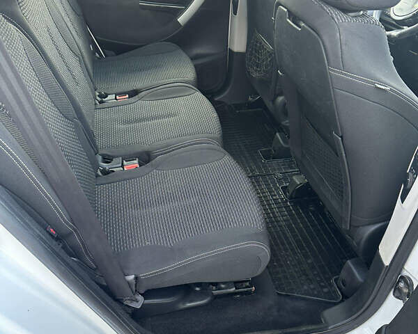 Ситроен С4 Пикассо 2012 в Городенке на Automoto.ua Белый Ситроен С4 Пикассо, объемом двигателя 1.56 л и пробегом 260 тыс. км за 6500 $, фото 13 на Automoto.ua