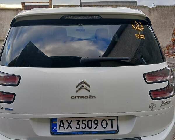 Білий Сітроен С4 Пікассо, об'ємом двигуна 2 л та пробігом 257 тис. км за 11900 $, фото 4 на Automoto.ua
