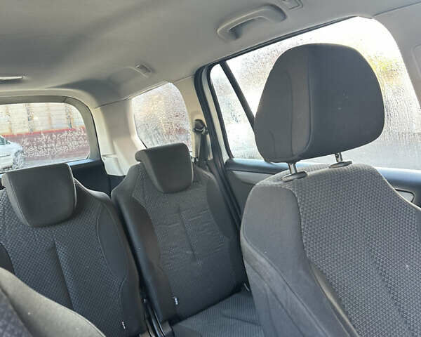 Білий Сітроен С4 Пікассо, об'ємом двигуна 1.6 л та пробігом 350 тис. км за 7777 $, фото 7 на Automoto.ua