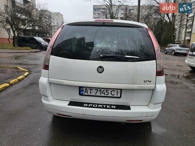 Білий Сітроен С4 Пікассо, об'ємом двигуна 1.6 л та пробігом 300 тис. км за 5500 $, фото 7 на Automoto.ua