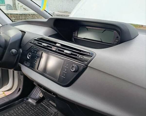 Сітроен С4 Пікассо 2013 у Рівному на Automoto.ua Білий Сітроен С4 Пікассо, об'ємом двигуна 1.56 л та пробігом 211 тис. км за 8150 $, фото 4 на Automoto.ua