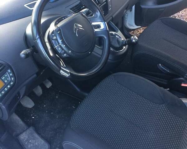 Білий Сітроен С4 Пікассо, об'ємом двигуна 1.6 л та пробігом 220 тис. км за 6900 $, фото 8 на Automoto.ua