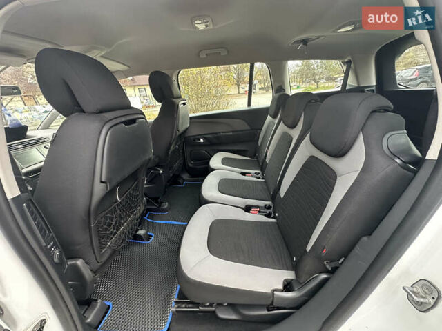 Білий Сітроен С4 Пікассо, об'ємом двигуна 1.56 л та пробігом 286 тис. км за 8300 $, фото 5 на Automoto.ua