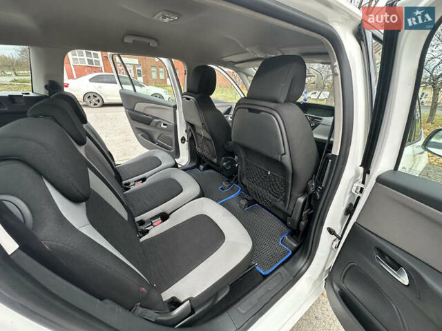 Білий Сітроен С4 Пікассо, об'ємом двигуна 1.56 л та пробігом 286 тис. км за 8300 $, фото 7 на Automoto.ua