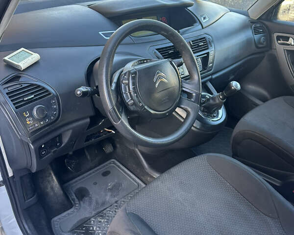 Білий Сітроен С4 Пікассо, об'ємом двигуна 1.6 л та пробігом 350 тис. км за 7777 $, фото 12 на Automoto.ua