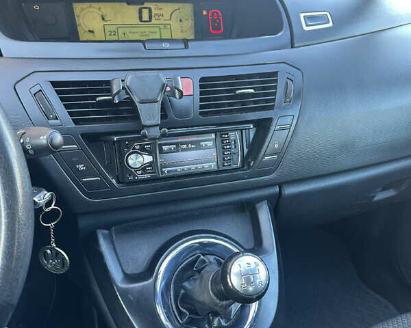 Білий Сітроен С4 Пікассо, об'ємом двигуна 1.6 л та пробігом 350 тис. км за 7777 $, фото 13 на Automoto.ua