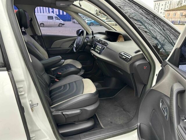 Белый Ситроен С4 Пикассо, объемом двигателя 2 л и пробегом 293 тыс. км за 11499 $, фото 15 на Automoto.ua